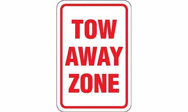 USA TOW AWAY ZONE看板 C130E551-C7CD-4336-8CBE-
